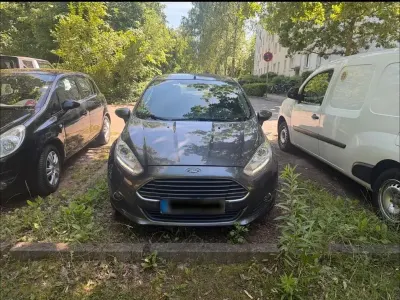 Gebraucht Ford Fiesta SYNC Edition 60 PS (44 kW) 2015 Grau Kleinwagen