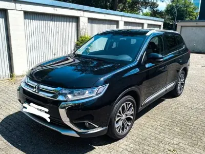 Gebraucht Mitsubishi Outlander Diamant Edition 150 PS (110 kW) 2016 Schwarz SUV