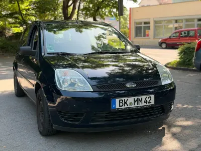 Gebraucht Ford Fiesta 80 PS (58 kW) 2005 Blau Kleinwagen