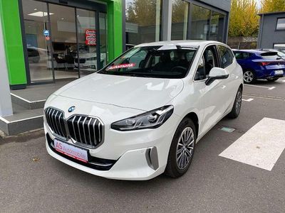 Weiß Gebraucht 2024 BMW 218 Luxury Line Van / Kleinbus | 27.880 € (Fairer Preis)