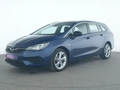 Używany Opel Astra Elegance 131 KM (96 kW) 2022 Niebieski Hatchback