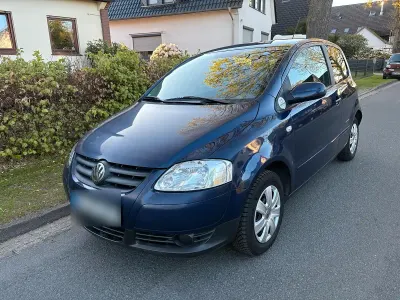 Second-hand VW Fox 54 CP (39 kW) 2010 Albastru Hatchback