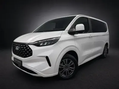 Gebraucht Ford Tourneo Custom Titanium 136 PS (100 kW) 2025 Silber Van