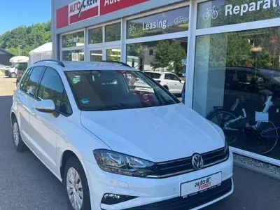 Gebraucht VW Golf Trendline 116 PS (85 kW) 2020 Weiß Van / Kleinbus