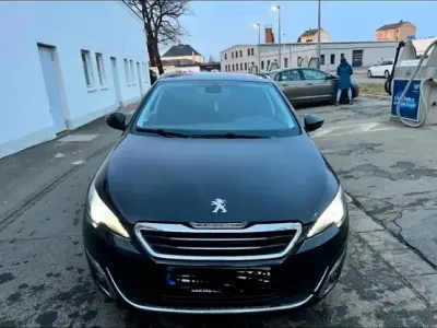 Gebraucht Peugeot 308 120 PS (88 kW) 2016 Schwarz Kombi