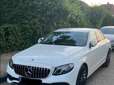 Weiß Gebraucht 2018 Mercedes E200 Limousine | 23.800 €