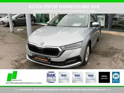 Second-hand Skoda Octavia Ambition 110 CP (80 kW) 2023 Argintiu Berlinǎ