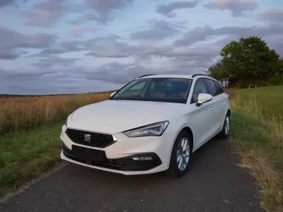 Gebraucht Seat Leon Style 150 PS (110 kW) 2020 Weiß Limousine