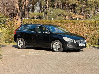 Gebraucht Volvo V60 Momentum 163 PS (119 kW) 2012 Schwarz Kombi