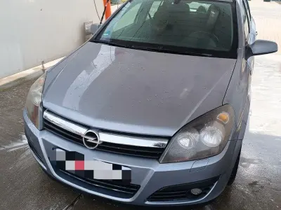 Gebraucht Opel Astra 105 PS (77 kW) 2005 Blau Kombi
