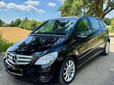 Mercedes B200
