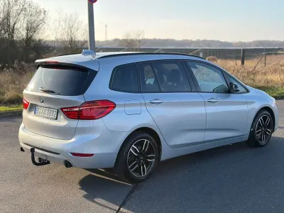 Gebraucht BMW 220 Gran Tourer Sport Line 190 PS (139 kW) 2015 Schwarz Van / Kleinbus