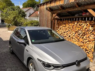 Gebraucht VW Golf VIII Style 150 PS (110 kW) 2020 Silber Limousine