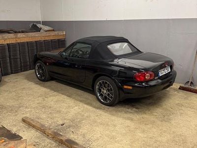 Second-hand Mazda MX5 145 CP (106 kW) 2004 Negru Cabrio