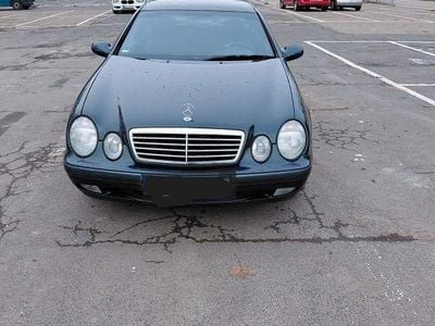 Schwarz Gebraucht 1999 Mercedes CLK200 Coupé | 5.000 € (Etwas zu teuer)