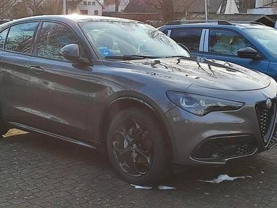 Grau Gebraucht 2023 Alfa Romeo Stelvio Veloce SUV | 34.950 € (Etwas zu teuer)