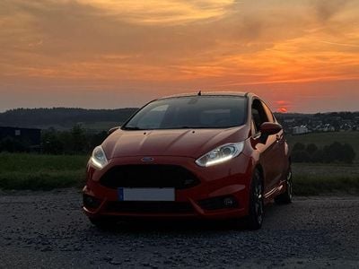 Gebraucht Ford Fiesta ST 182 PS (133 kW) 2015 Rot Kleinwagen