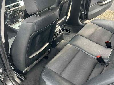 Gebraucht BMW 320 177 PS (130 kW) 2008 Schwarz Limousine