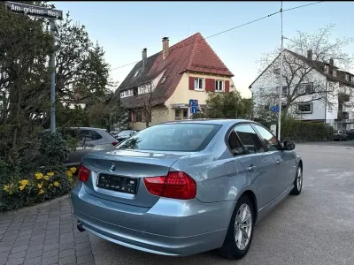 Gebraucht BMW 320 170 PS (125 kW) 2010 Braun Limousine