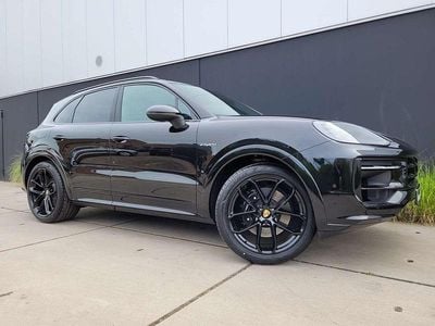 Gebraucht Porsche Cayenne 470 PS (345 kW) 2024 Schwarz SUV