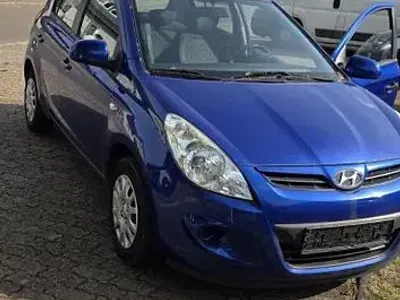 Gebraucht Hyundai i20 Classic 77 PS (56 kW) 2010 Blau Kleinwagen