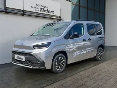Begagnad Toyota Proace Verso City 100 kW (136 HK) 2025 Silver Kombi