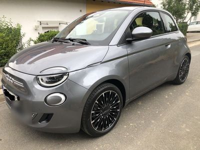 gebraucht Fiat 500e ICON + Sonderausstattung von über 9.400,- €