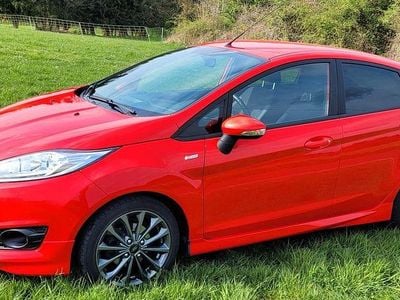 Second-hand Ford Fiesta ST-Line 125 CP (91 kW) 2017 Roșu Hatchback