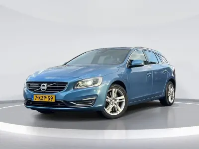 Gebraucht Volvo V60 Summum 215 PS (158 kW) 2013 Blau Kombi
