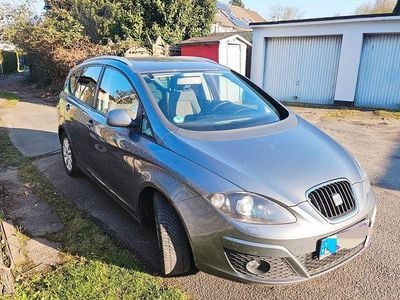 Begagnad Seat Altea Ecomotive 105 HK (77 kW) 2012 Grå Minibuss