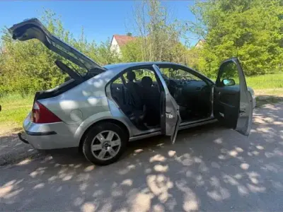Gebraucht Ford Mondeo 130 PS (95 kW) 2005 Grau Limousine
