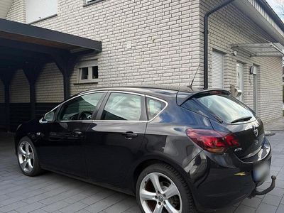 Gebraucht Opel Astra 140 PS (102 kW) 2010 Schwarz Kleinwagen
