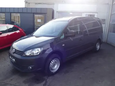 Usado VW Caddy 102 HP (75 kW) 2011 Cinzento Monovolume