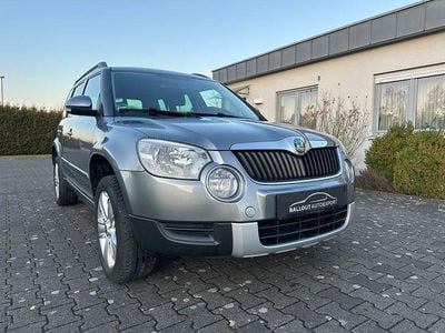 Silber Gebraucht 2012 Skoda Yeti Ambition SUV | 5.500 € (Guter Preis)