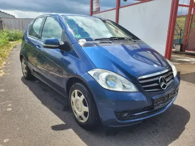 Gebraucht Mercedes A150 95 PS (69 kW) 2008 Blau Kleinwagen