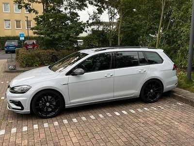 Gebraucht VW Golf VII R 310 PS (228 kW) 2018 Weiß Kombi