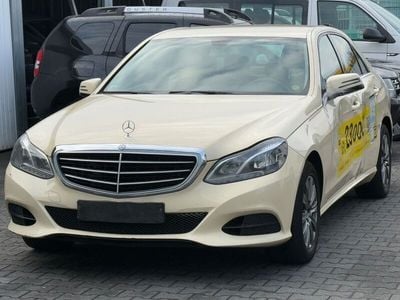Gebraucht Mercedes E220 170 PS (125 kW) 2016 Gelb Limousine
