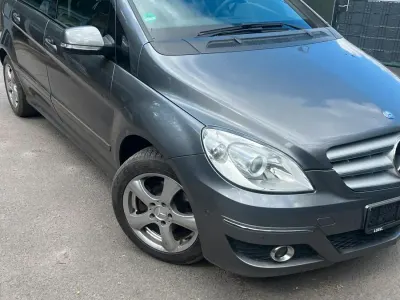 Gebraucht Mercedes B180 109 PS (80 kW) 2008 Silber Van / Kleinbus