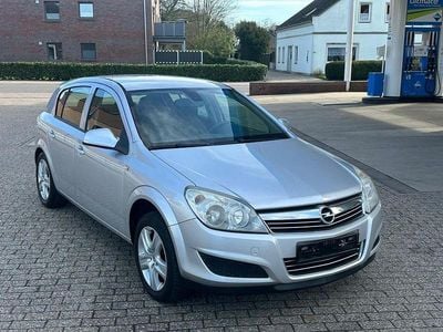 Gebraucht Opel Astra Edition 90 PS (66 kW) 2009 Silber Limousine