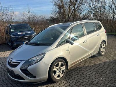 Silber Gebraucht 2015 Opel Zafira Tourer Edition Van / Kleinbus | 5.499 € (Guter Preis)