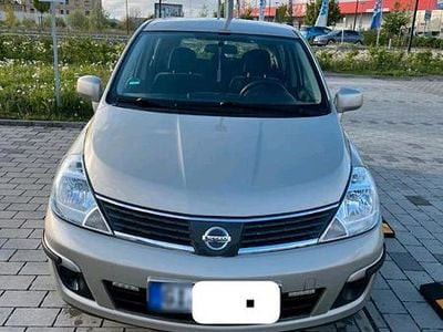 Brugt Nissan Tiida 110 HK (80 kW) 2010 Guld Hatchback