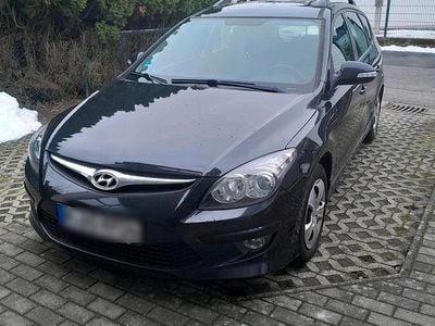 Gebraucht Hyundai i30 90 PS (66 kW) 2011 Schwarz Kombi