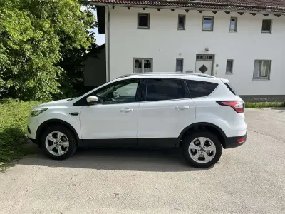 Usado Ford Kuga Titanium 150 HP (110 kW) 2018 Branco SUV