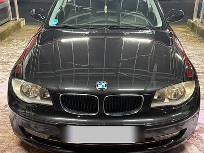 Gebraucht BMW 116 116 PS (85 kW) 2010 Schwarz Kleinwagen