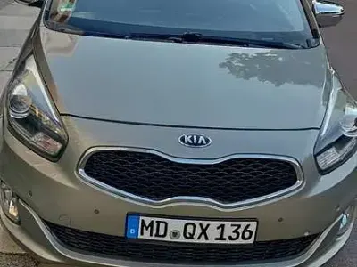 Gebraucht Kia Carens FIFA World Cup Edition 116 PS (85 kW) 2014 Van / Kleinbus