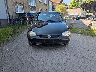 Gebraucht Opel Corsa 90 PS (66 kW) 1997 Schwarz Kleinwagen