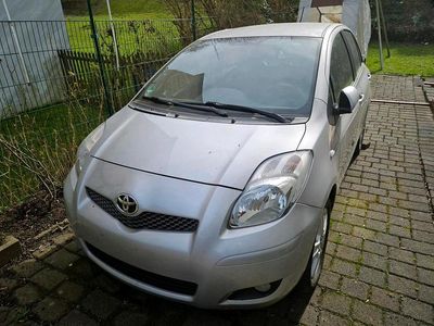 Gebraucht Toyota Yaris Executive 101 PS (74 kW) 2009 Silber Kleinwagen