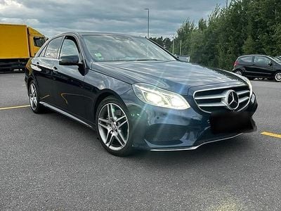 Gebraucht Mercedes E350 AMG 258 PS (189 kW) 2015 Blau Limousine