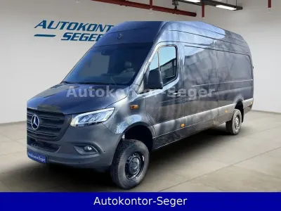 Gebraucht Mercedes Sprinter 190 PS (139 kW) 2024 Grau Van