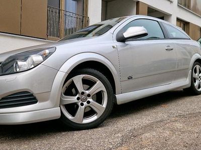 Silber Gebraucht 2011 Opel Astra GTC OPC Coupé | 4.850 €